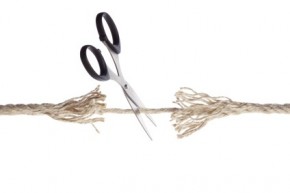 scissors_cutting_threadbare_rope-290x193.jpg